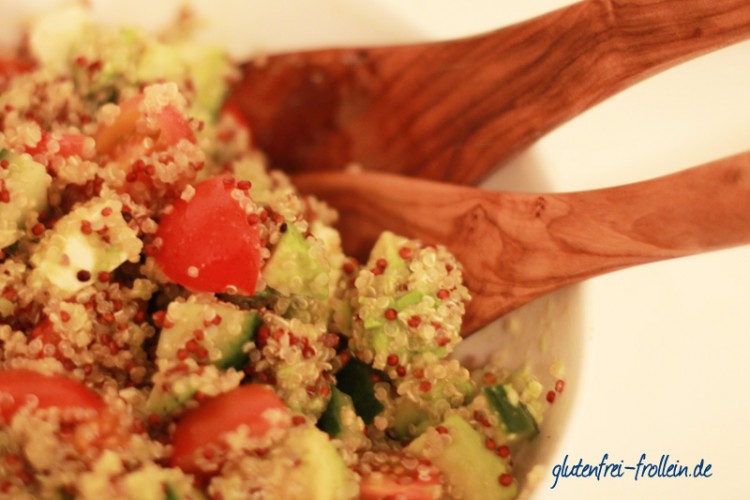 Quinoa Salat mit Avocado und Schafskäse - glutenfrei frollein