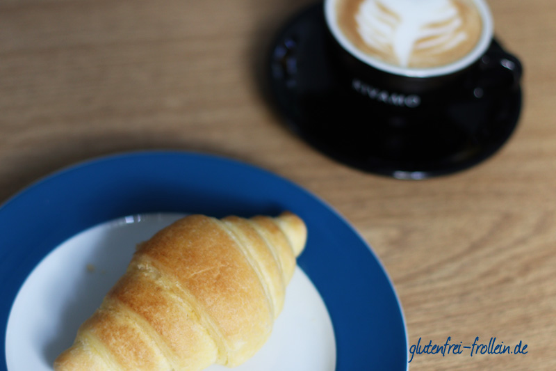 glutenfreies Croissant und kaffee_glutenfreie Baeckerei Leo